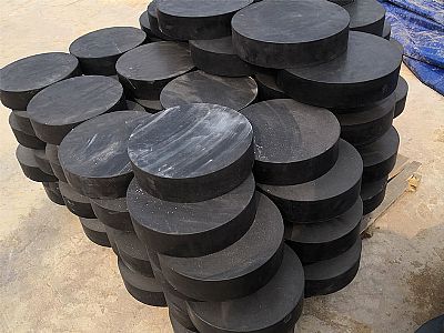 和硕县板式橡胶支座由若干层橡胶片与薄钢板经加压硫化